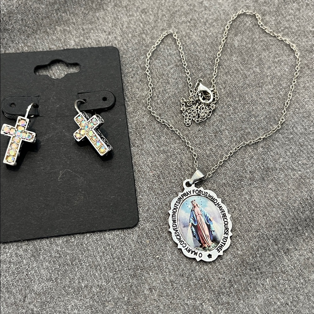 🌻3/$15 Silvertone Religious Pendant & AB Crystal Cross Earring Set - Picture 4 of 4